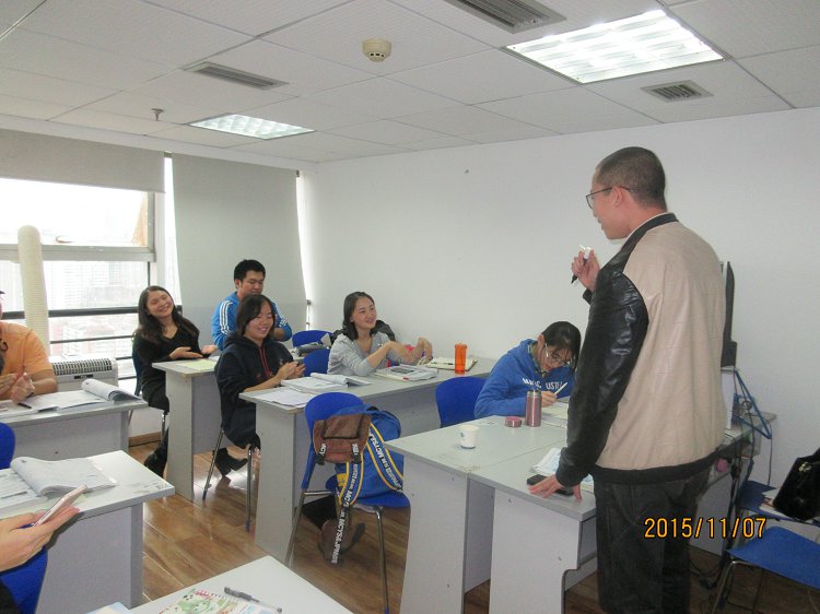 【法亞小語(yǔ)種】俄語(yǔ)班學(xué)生互動(dòng)