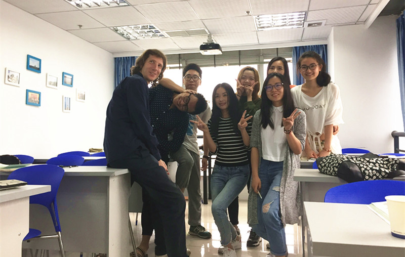 【法亞小語(yǔ)種】法語(yǔ)出國(guó)班的小伙伴們的外教課