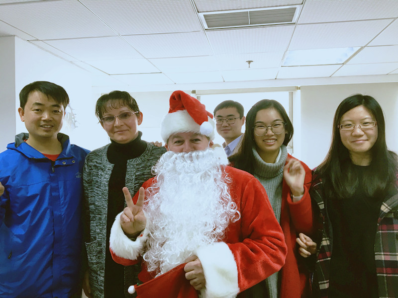 圣誕節(jié)：史上最形象圣誕老人降臨法亞！