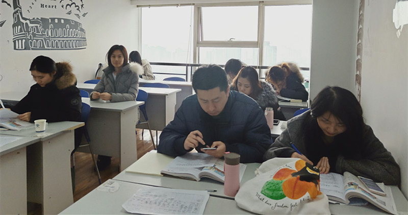 西語初級周末班（熊緯老師）